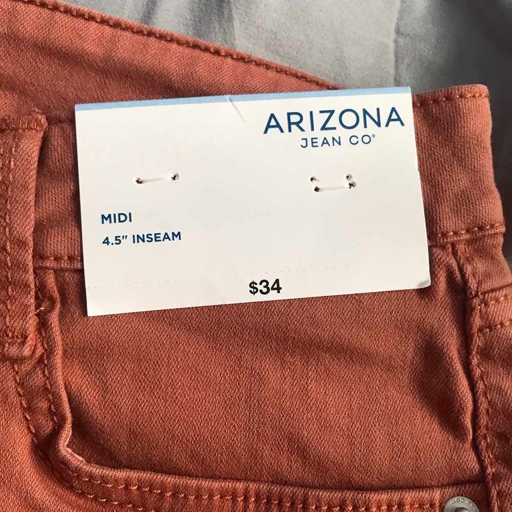 Burnt orange shorts - Picture 2 of 6